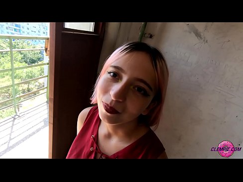 ❤️ 學生性感在內陸吸了一個陌生人 - 射在他臉上 ❌ 他媽的 在我們 ﹏